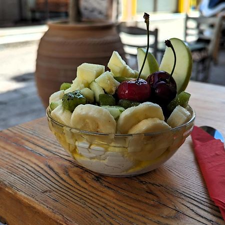 Issa Lesvos Hostel Mytilene Ngoại thất bức ảnh