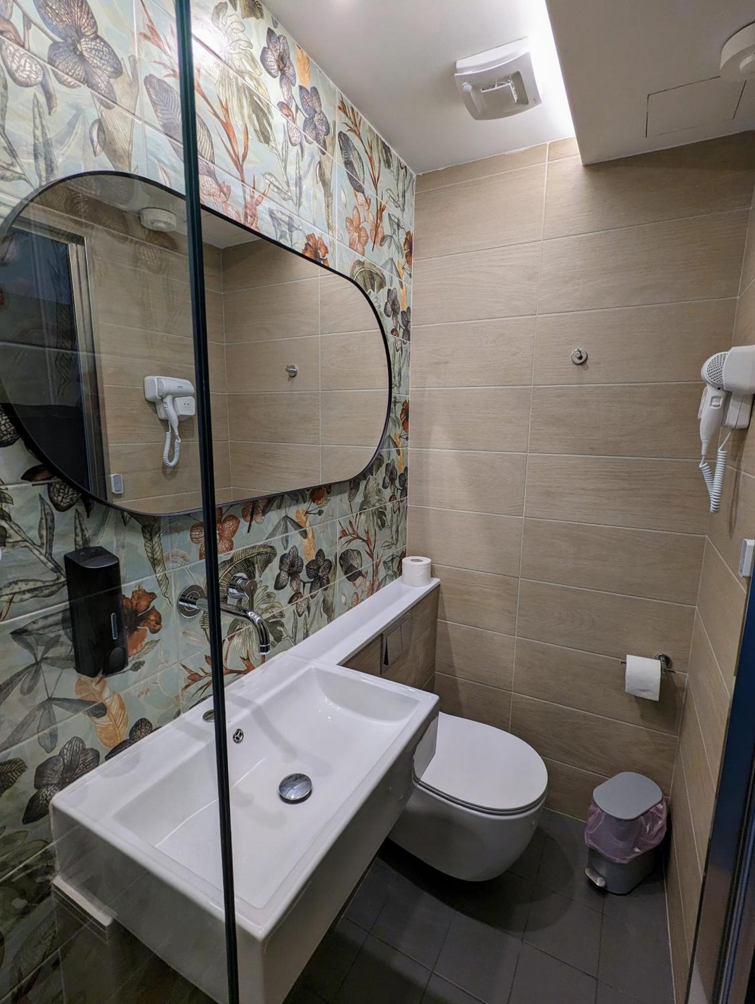 Issa Lesvos Hostel Mytilene Ngoại thất bức ảnh