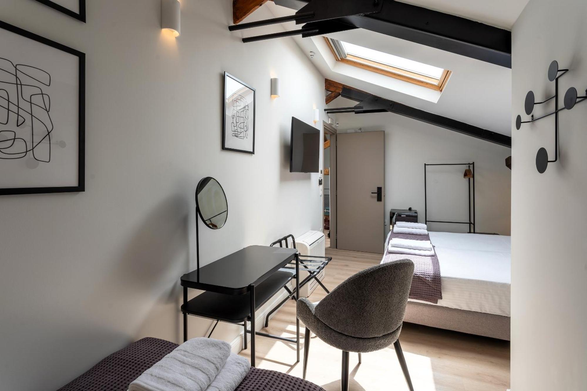 Issa Lesvos Hostel Mytilene Ngoại thất bức ảnh