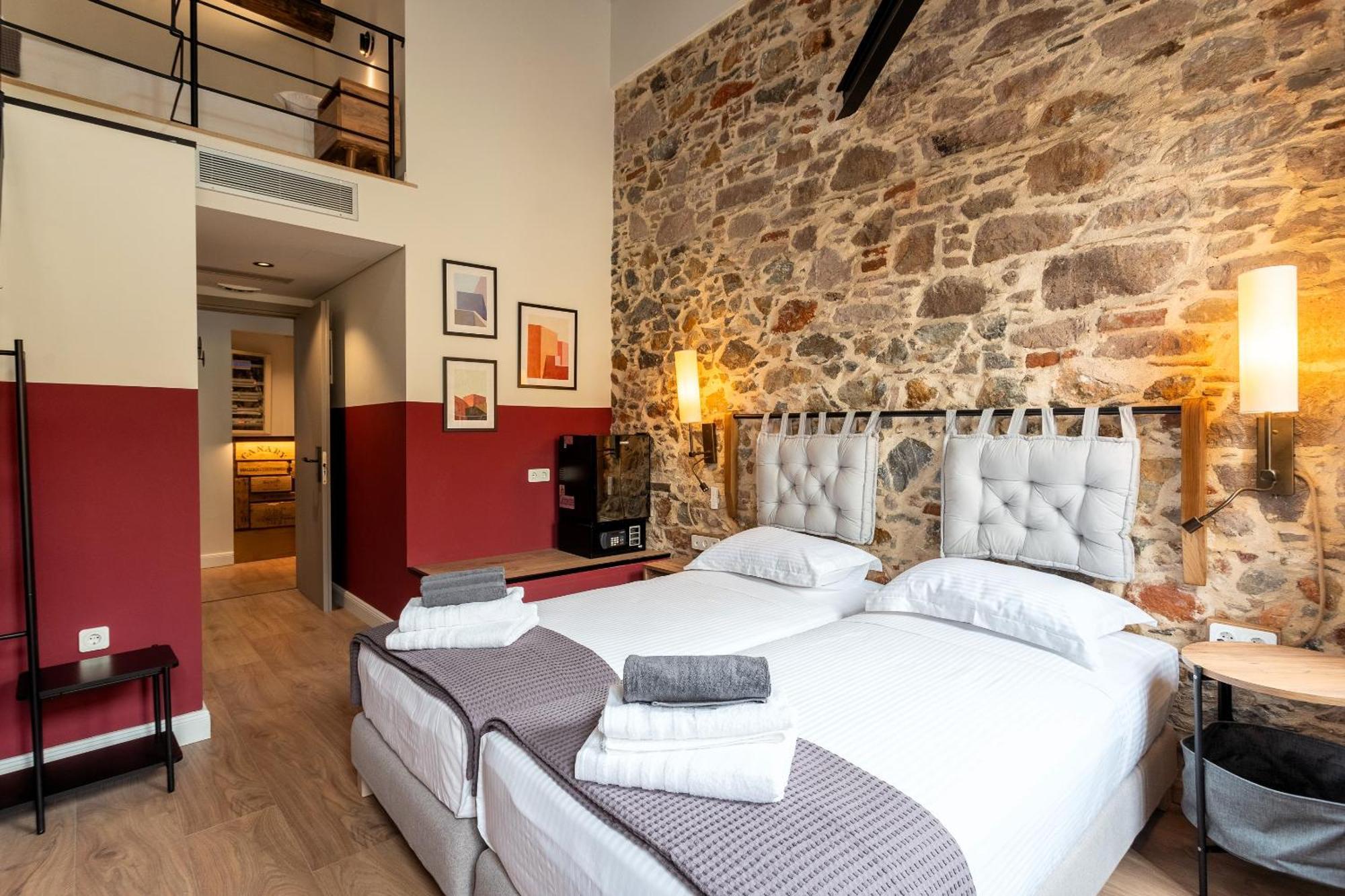 Issa Lesvos Hostel Mytilene Ngoại thất bức ảnh