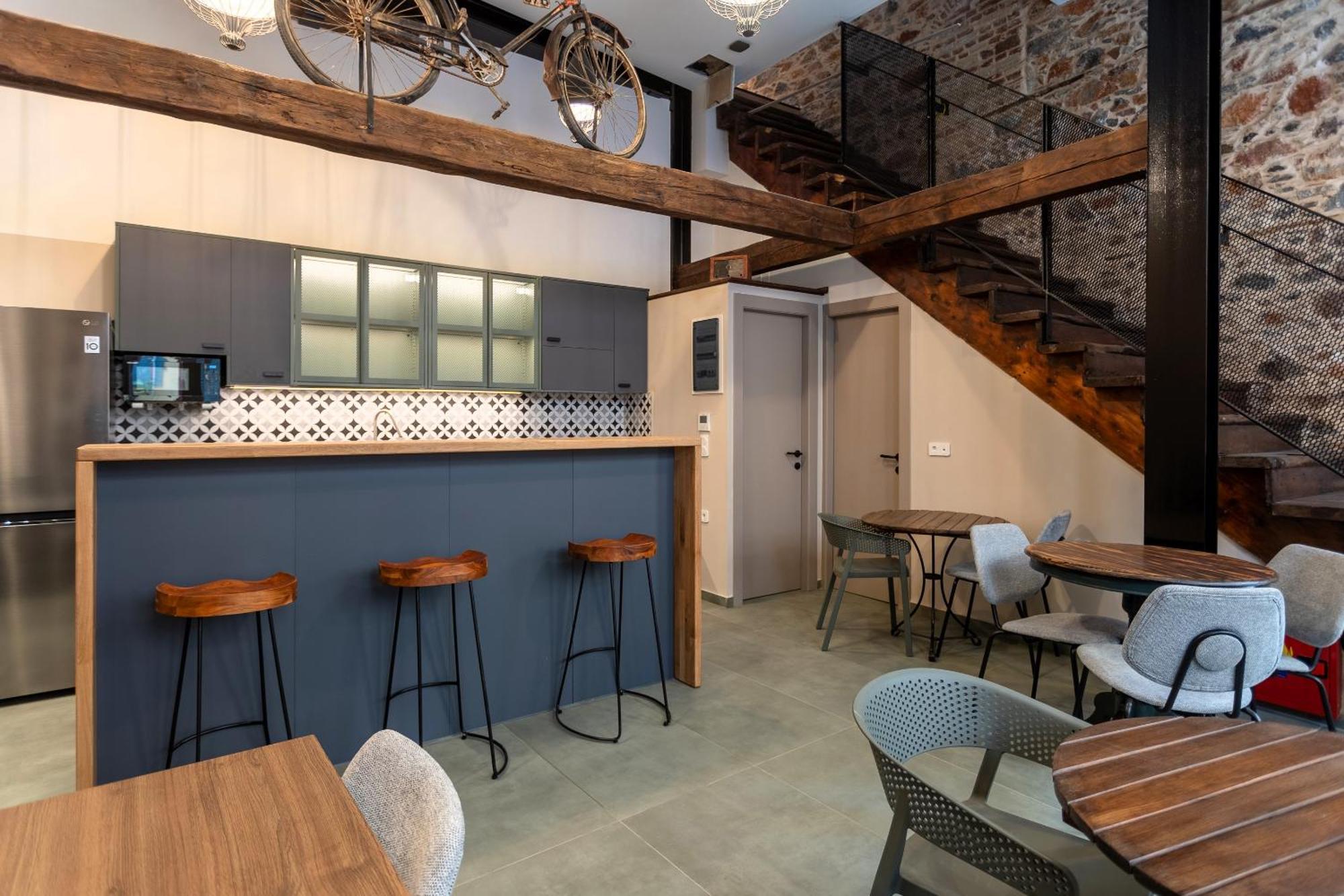 Issa Lesvos Hostel Mytilene Ngoại thất bức ảnh
