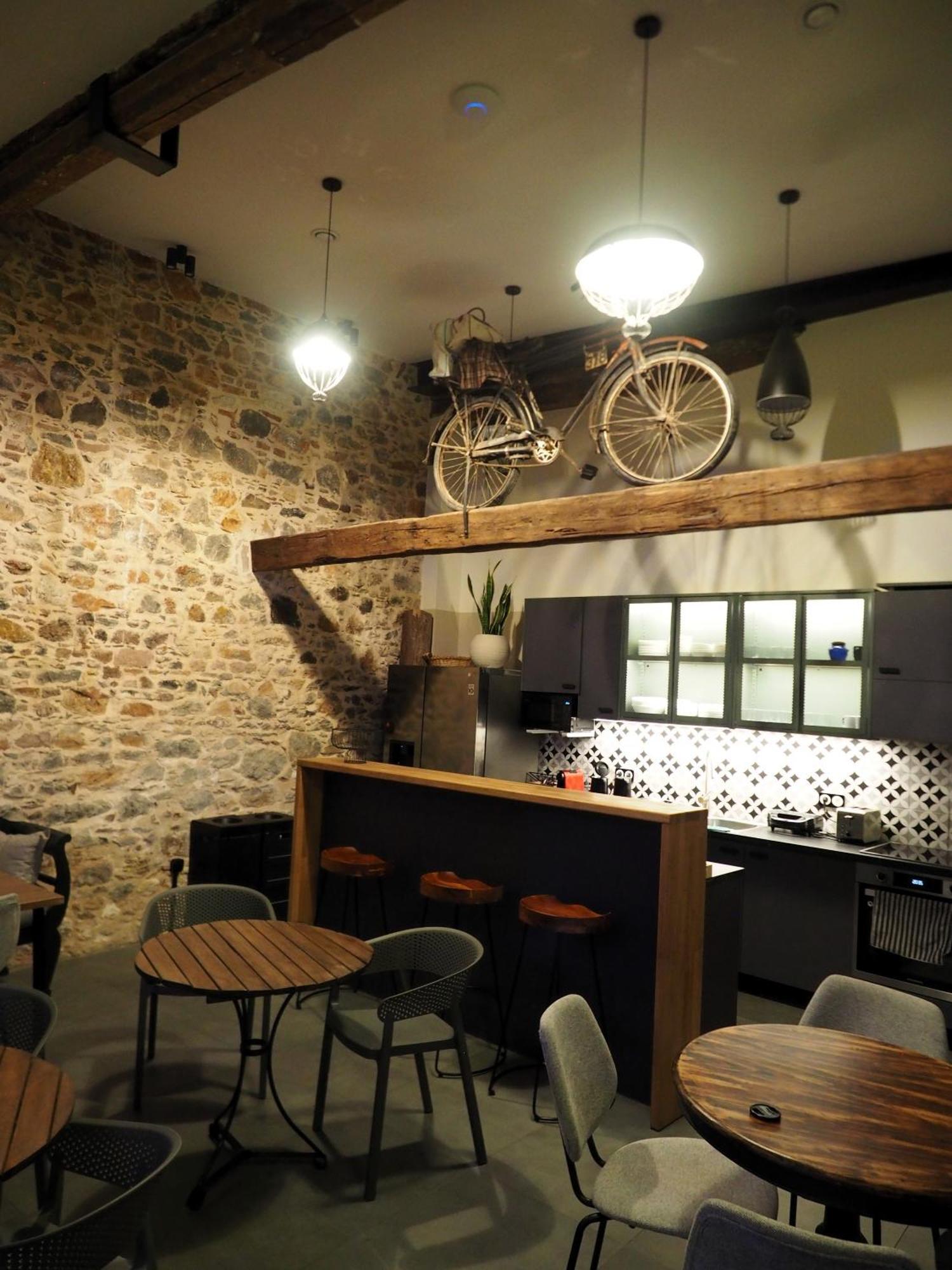 Issa Lesvos Hostel Mytilene Ngoại thất bức ảnh