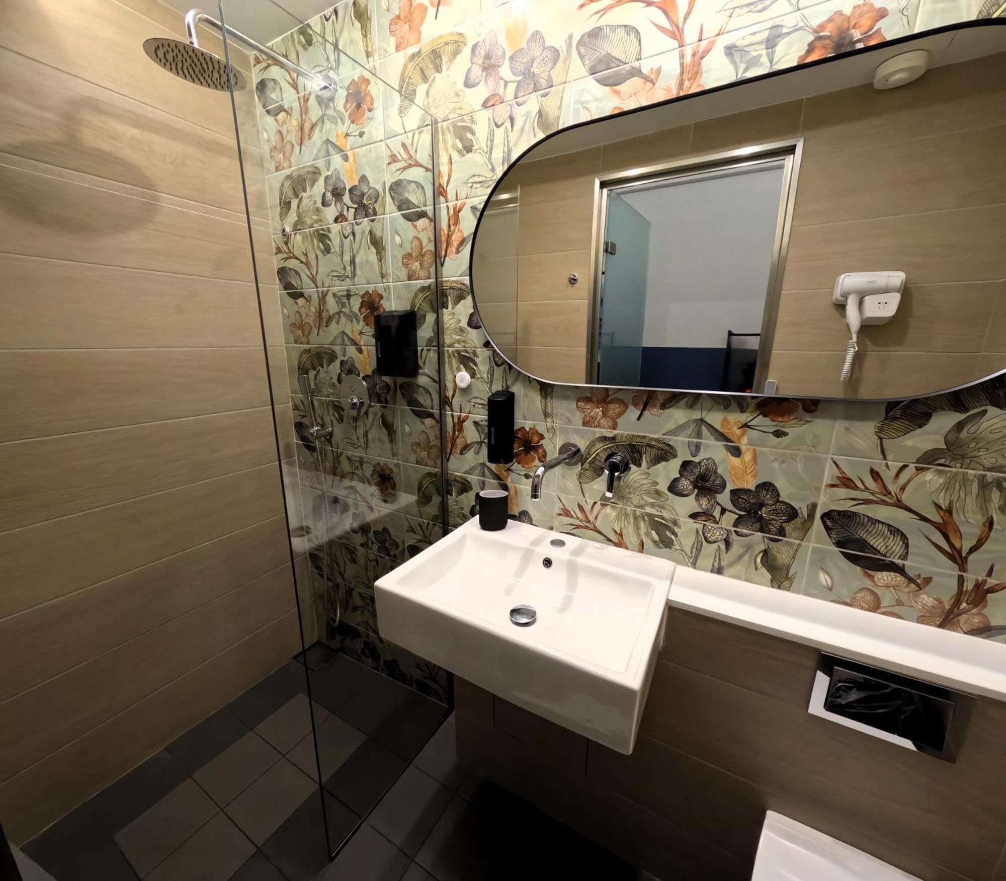 Issa Lesvos Hostel Mytilene Ngoại thất bức ảnh